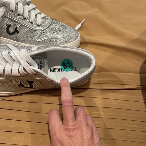 True Religion The Esperanza Sneakers 
Allover rhinestones Nwobox size 8/1/2 - Picture 3 of 4